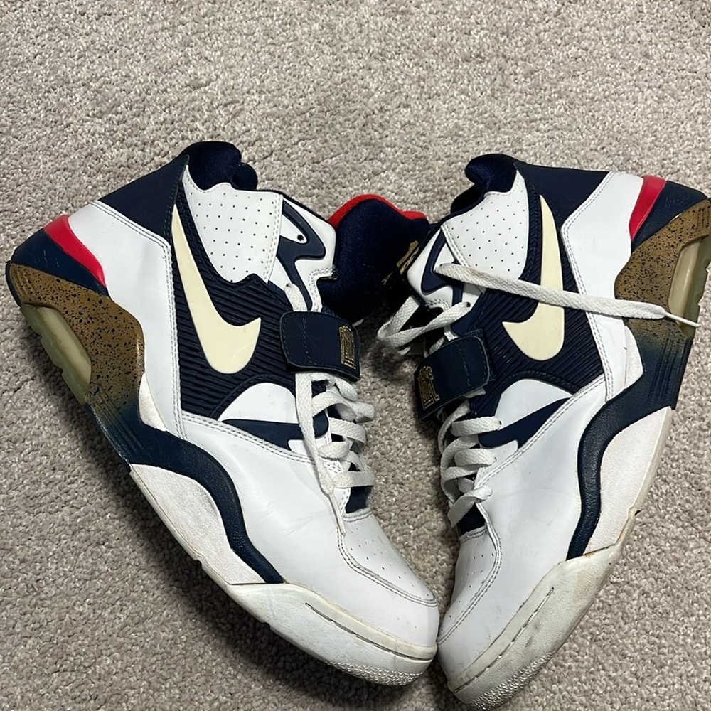 Nike Air Max 180 Olympic Edition